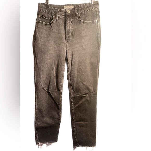 We The Free Curvy black distressed faded 5 pocket denim straight leg jean 28 - Picture 2 of 5